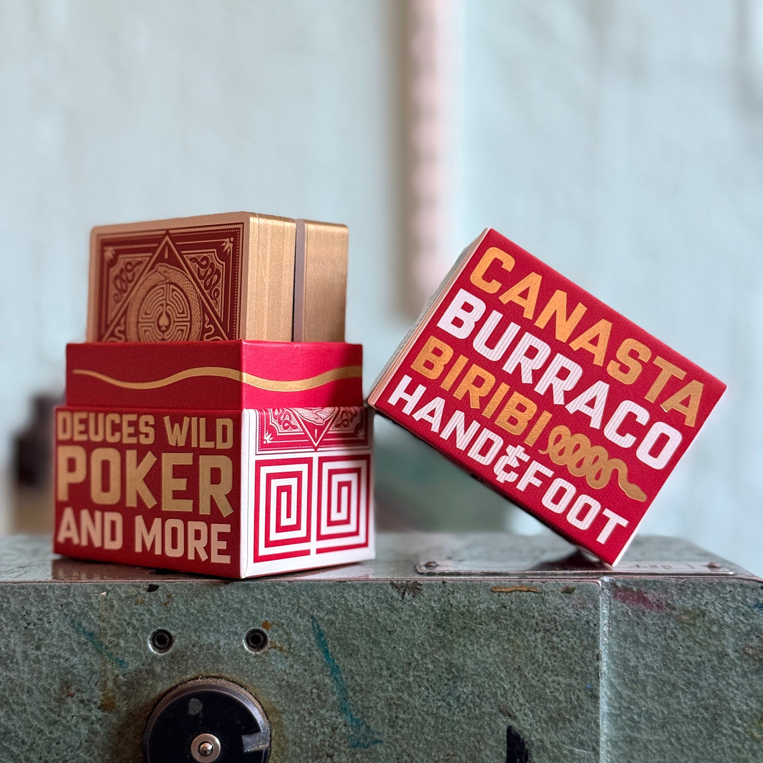 Dazzling Deuces LTD700 (Twindecks with gilded edges)