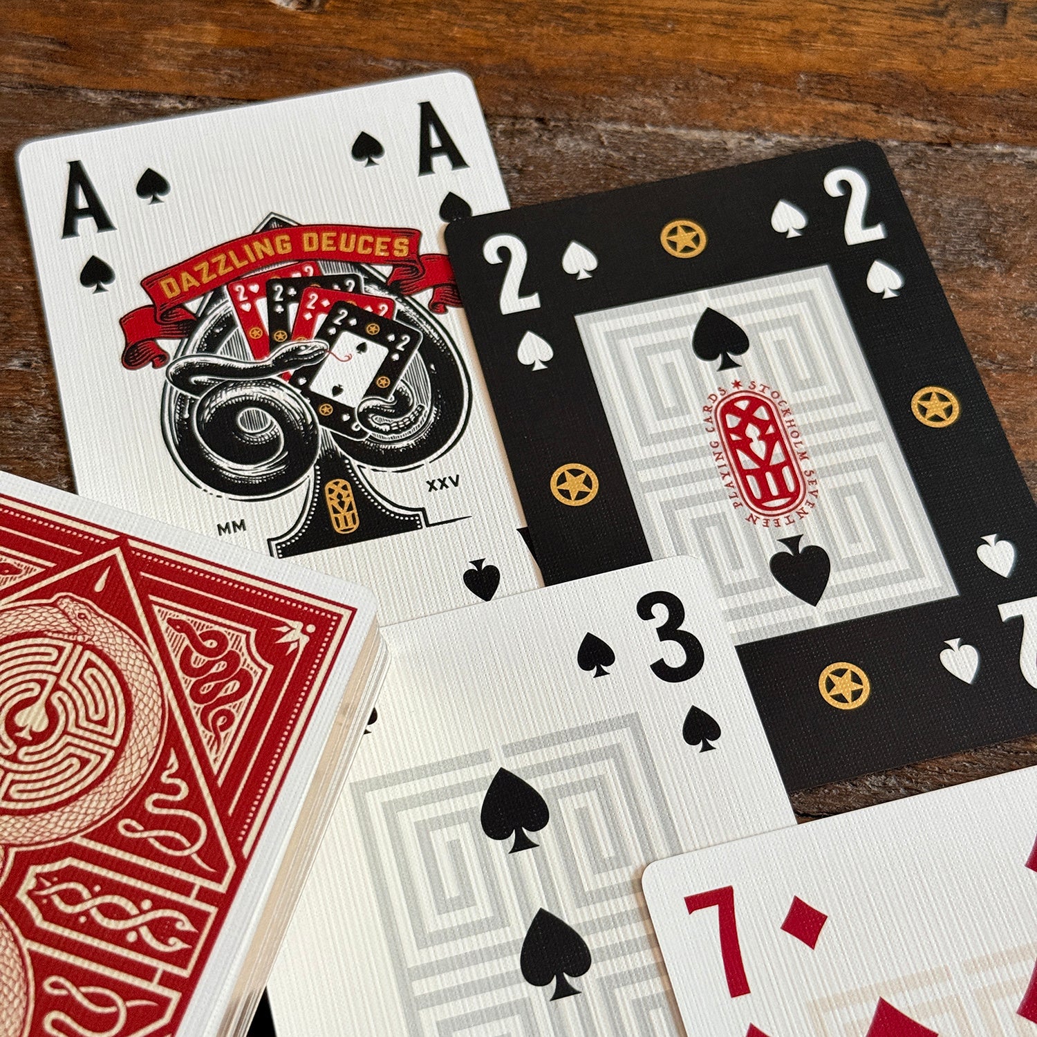 Dazzling Deuces LTD700 (Twindecks with gilded edges)