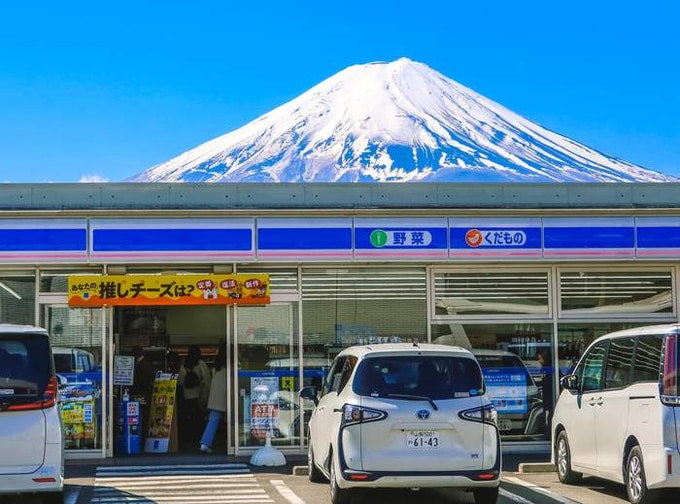 Konbine Neko Food Guide Playing Cards for Foodies Gilded Foil with Pins